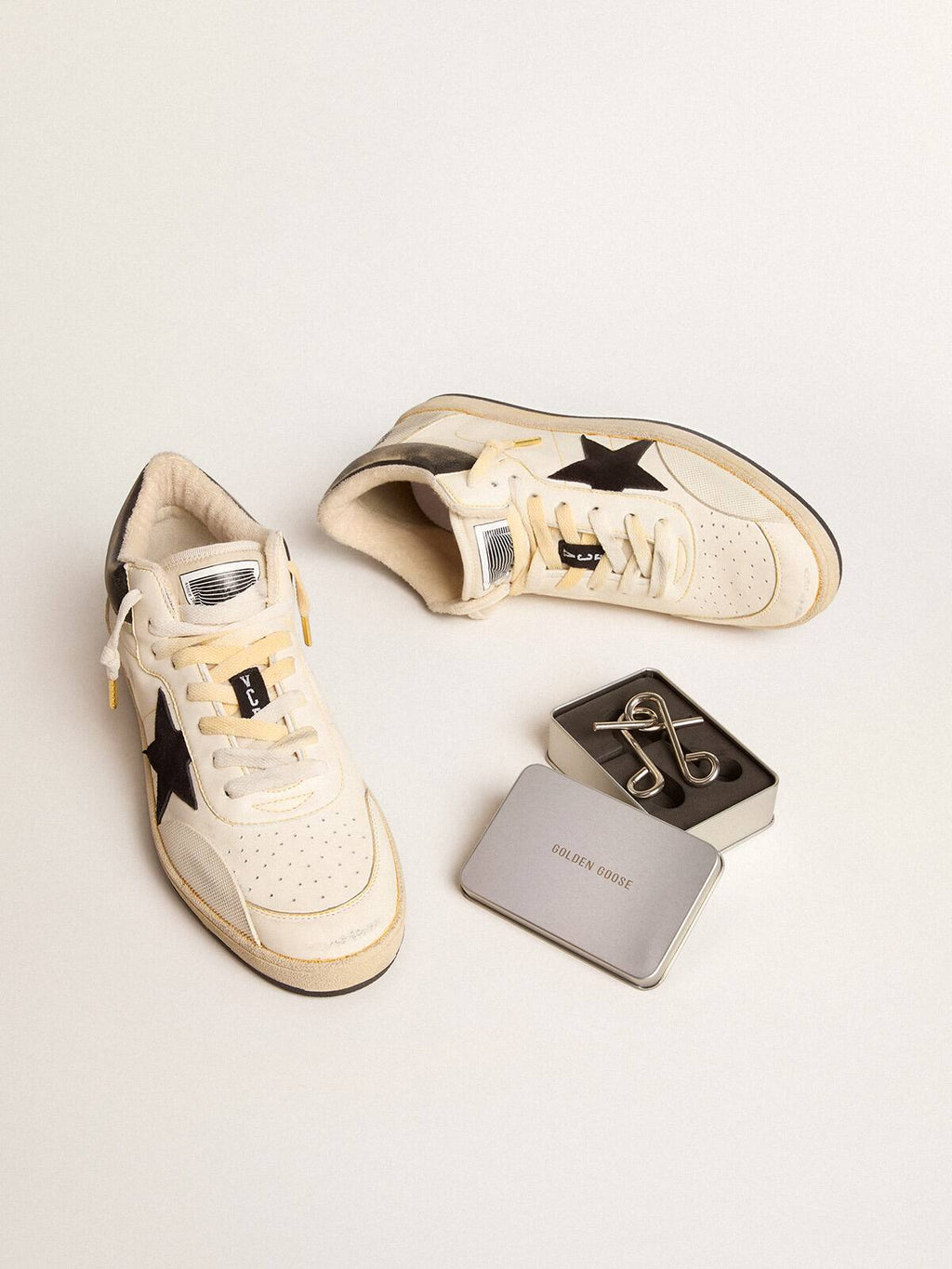 Men’s Ball Star Pro Mid in aged white leather with black star